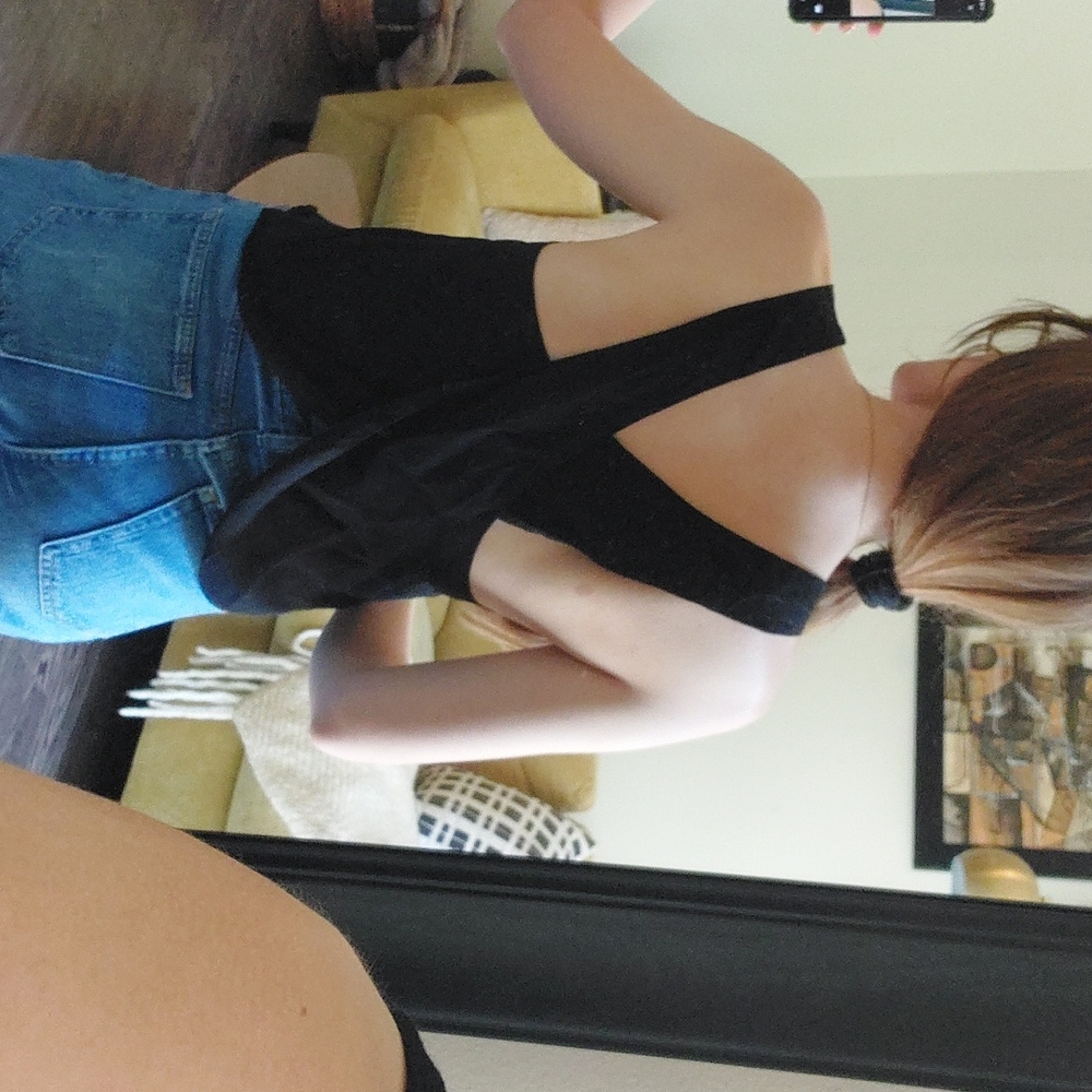 Flowy cross back shell blouse